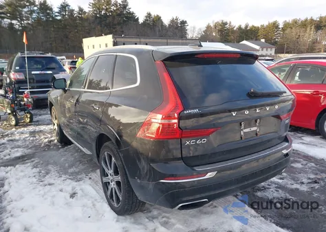 2021 Volvo Xc60 T5 Inscription z USA, uszkodzony, nr VIN YV4102RL5M1695828